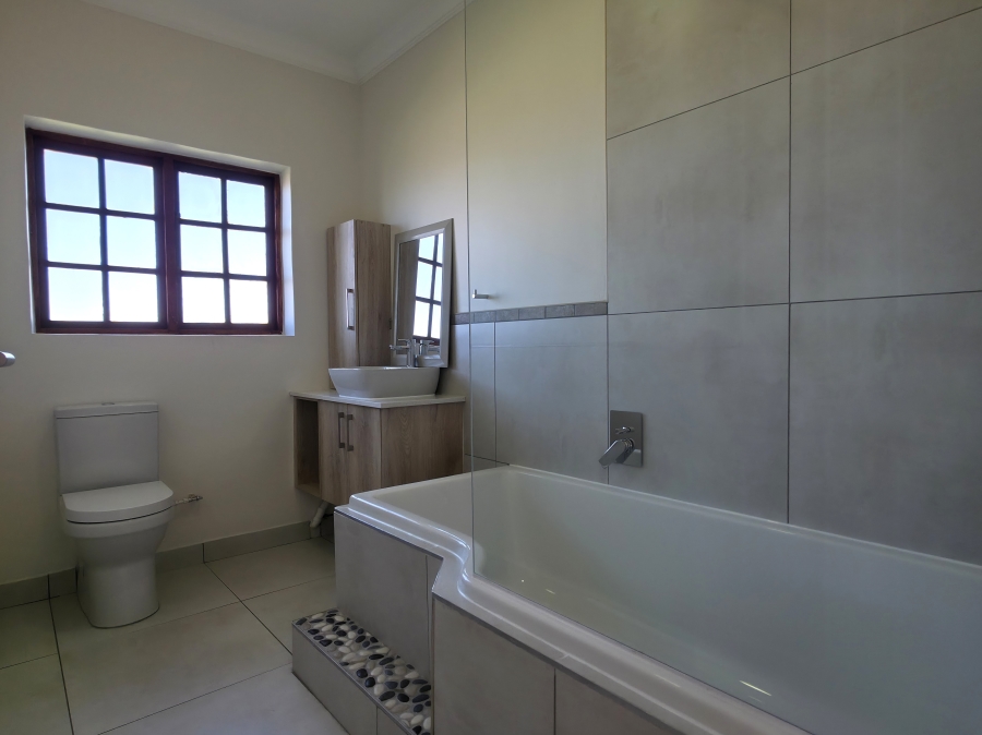 3 Bedroom Property for Sale in Wavecrest Eastern Cape